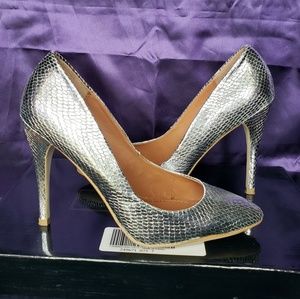 Colin Stuart silver snake skin texture 4" heels